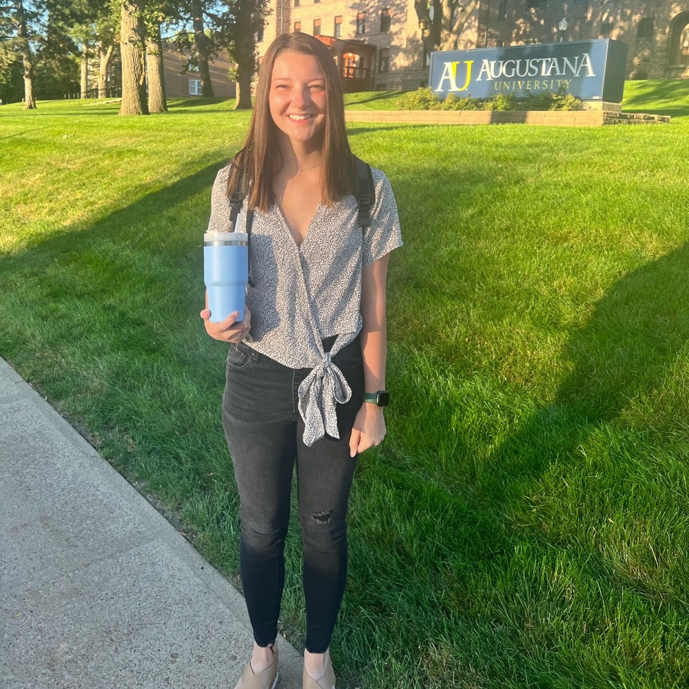 Meet your Posher, Isabel